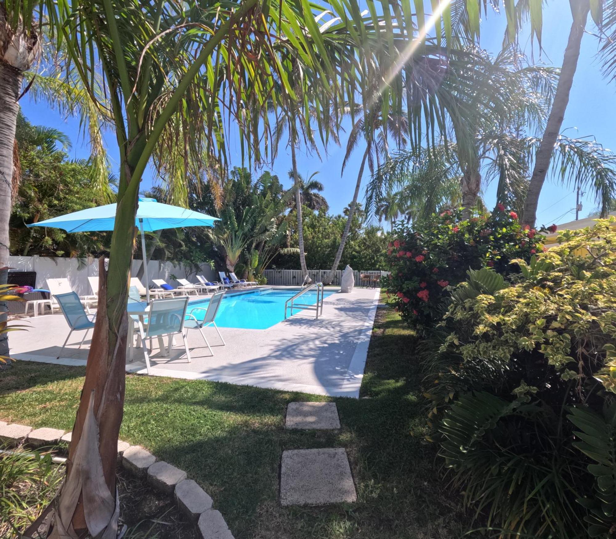 Queens Gate Resort Bradenton Beach Exterior photo