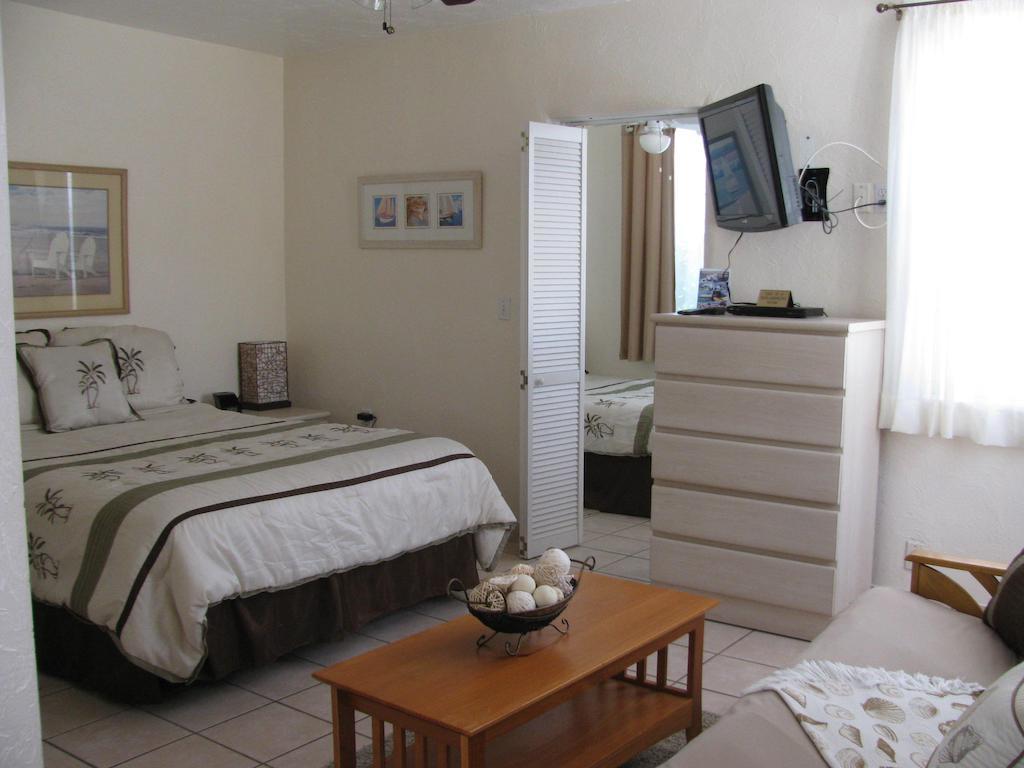 Queens Gate Resort Bradenton Beach Room photo